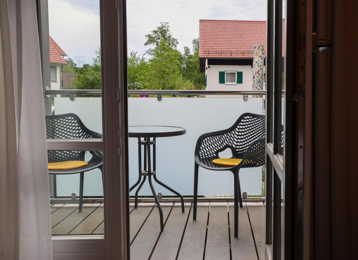Sopherl Am See - Fruehstueck Auf Der Seeterrasse, Sehr Ruhig Und Wunderschoen Am See, 3 Minuten Nach Oberpfaffenhofen, Viele Radtouren, Restaurants & Cafes In Der Umgebung Weßling المظهر الخارجي الصورة
