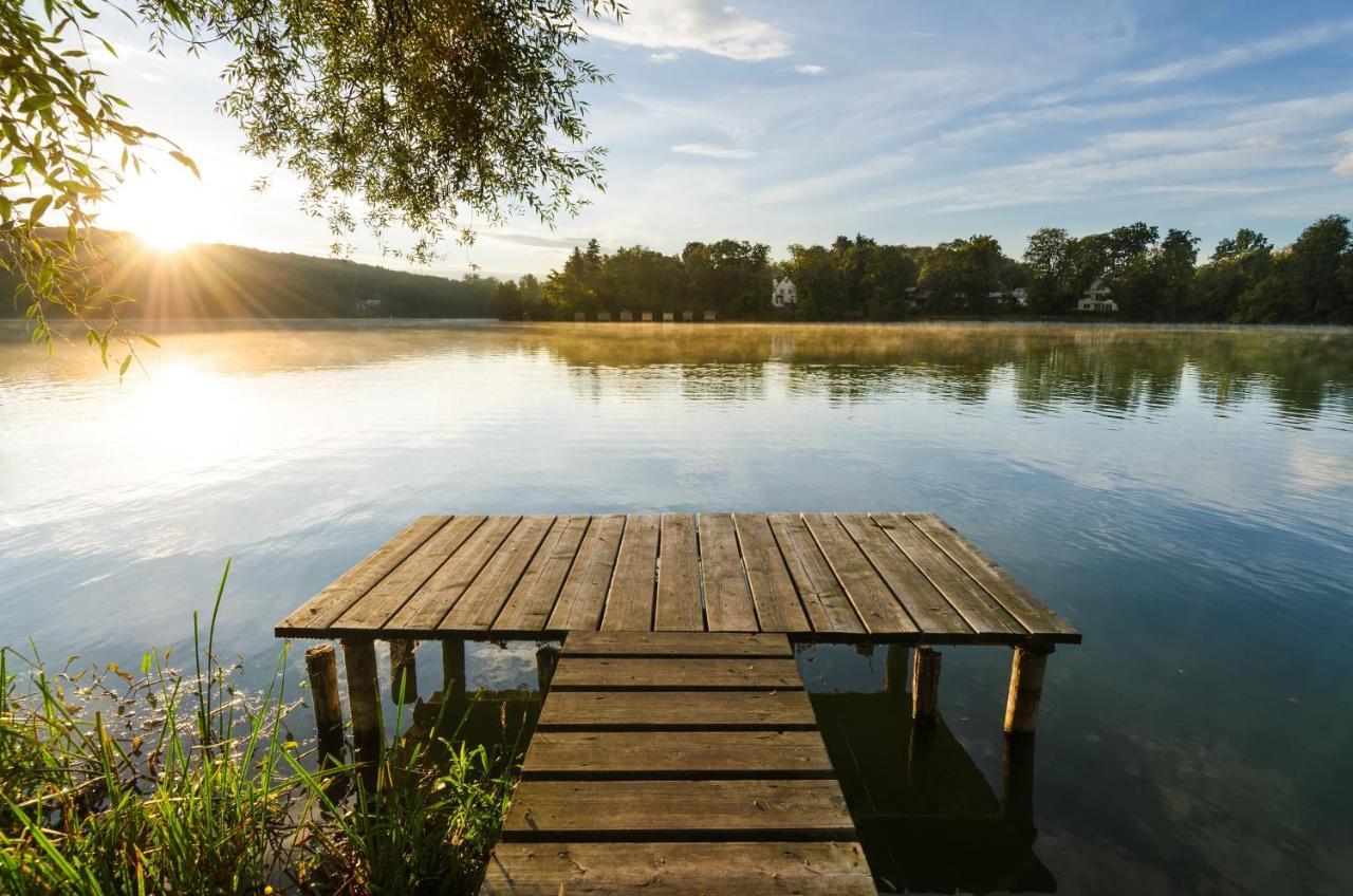 Sopherl Am See - Fruehstueck Auf Der Seeterrasse, Sehr Ruhig Und Wunderschoen Am See, 3 Minuten Nach Oberpfaffenhofen, Viele Radtouren, Restaurants & Cafes In Der Umgebung Weßling المظهر الخارجي الصورة
