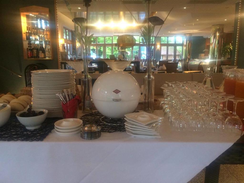 Sopherl Am See - Fruehstueck Auf Der Seeterrasse, Sehr Ruhig Und Wunderschoen Am See, 3 Minuten Nach Oberpfaffenhofen, Viele Radtouren, Restaurants & Cafes In Der Umgebung Weßling المظهر الخارجي الصورة