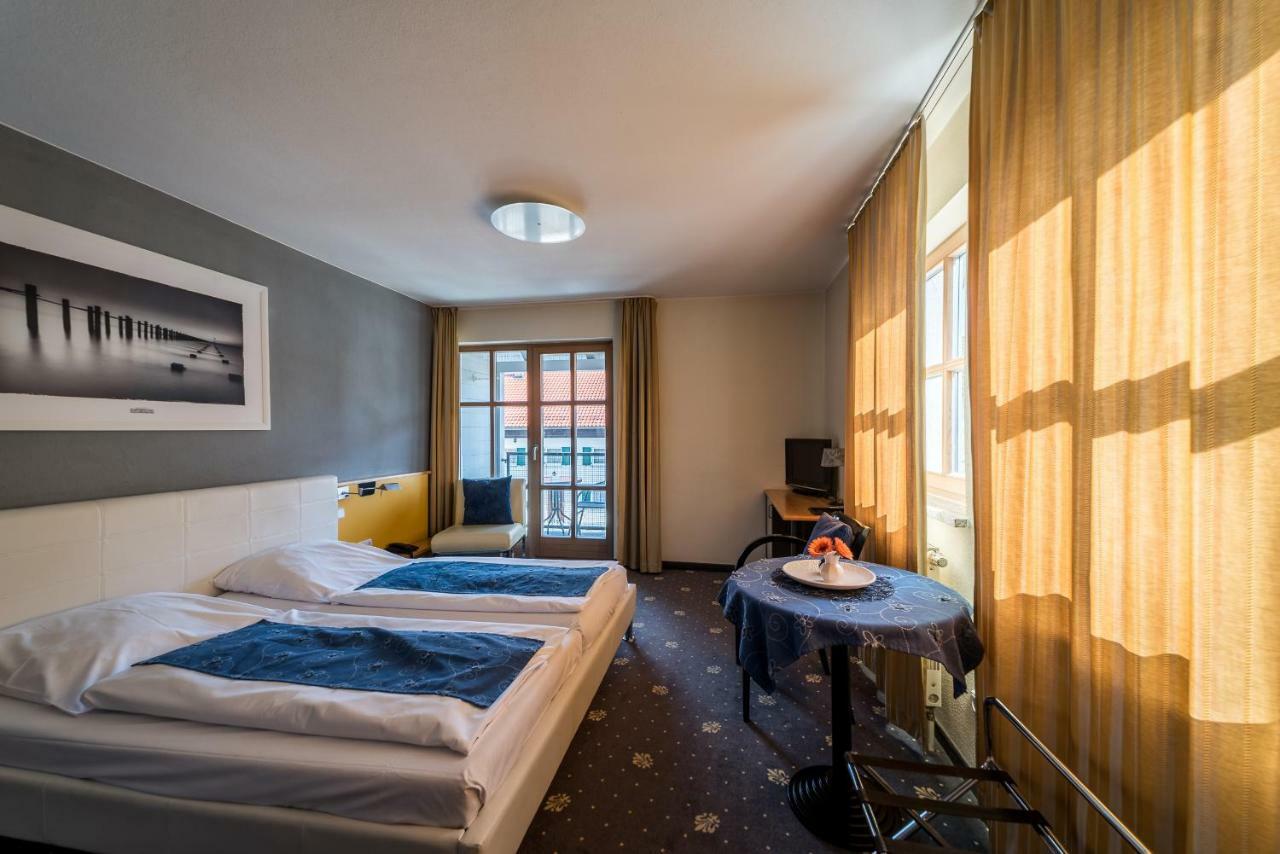 Sopherl Am See - Fruehstueck Auf Der Seeterrasse, Sehr Ruhig Und Wunderschoen Am See, 3 Minuten Nach Oberpfaffenhofen, Viele Radtouren, Restaurants & Cafes In Der Umgebung Weßling المظهر الخارجي الصورة